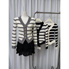 批发KIYOMI单排扣V领撞色条纹修身长袖针织衫秋冬2025年收腰<b class='q'>毛衣</b>上衣