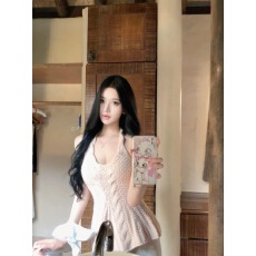 批发JAYKY YANG梦织安吉莉挂脖针织吊带背心法式立体扭花收腰上衣