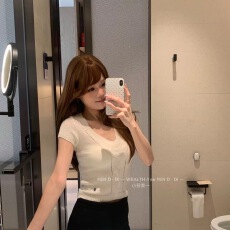 批发辛子韩国代购韩式V领修身针织衫女短袖设计感镂空春季新款上衣