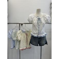 批发法式甜美风一字肩<b class='q'>泡泡袖</b>衬衫女木耳边娃娃衫温柔少女风上衣夏款