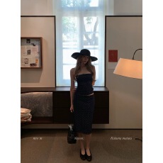批发8uioio '普罗旺斯星'藏青色短款抹胸背心女春新款垂感半身裙<b class='q'>套装</b>