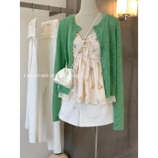 批发Y.JIA 伊嘉2026十三行早春新款镂空<b class='q'>针织</b><b class='q'>开衫</b>+碎花木耳边吊带套装