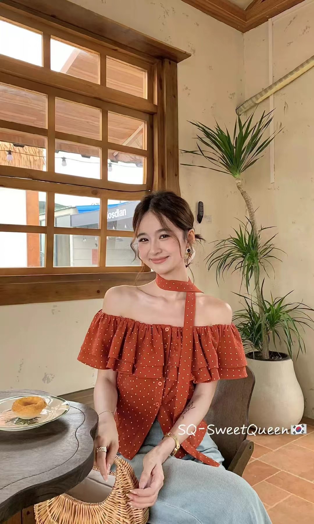 2026 여름 새로운 프랑스식 달콤함 리본 도트 무늬 프릴 오프숄더 연령 감소 슬림해 보이는 맨위 작은 셔츠 여성 트렌디