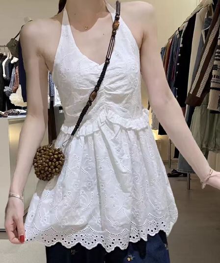 프랑스식 달콤함 V넥 행침 목 조끼 스커트 여성 여름 새로운 홀로우 아웃 디자인 센스 작은 대중 캐주얼 민소매 맨위 트렌디