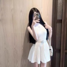 批发法式简约名媛气质百褶针织<b class='q'>连衣裙</b>女夏款水钻腰带收腰小个子无袖裙