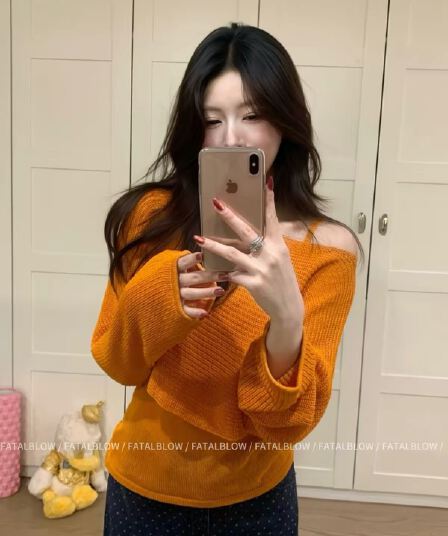 한 부서 핑크색 홀로우 아웃 긴팔 니트 스웨터 여성 조기 가을 스웨터 캐주얼 느긋한 바람 루즈핏 품격 오프숄더 맨위