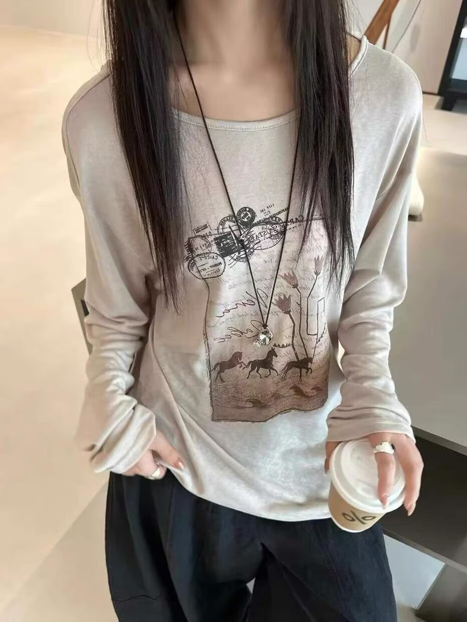 재고 있음 뒤로 홀로우 아웃 프린트 작은 말 긴팔 자외선 차단 티셔츠 외국 가스 루즈핏 패션 맨위 여성