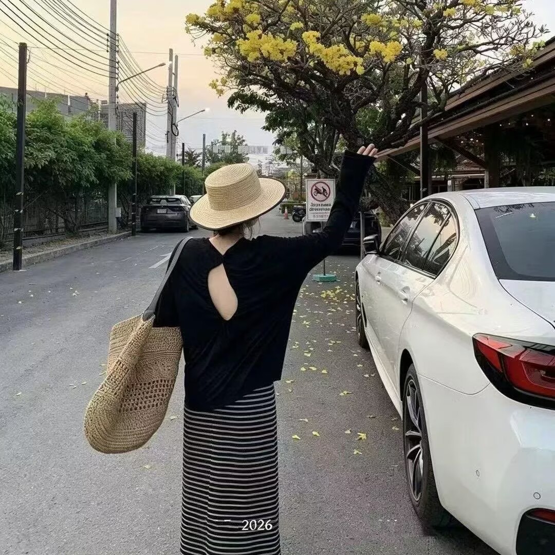 재고 있음 느슨함 센스 세트 여성 뒤로 홀로우 아웃 긴팔 자외선 차단 블라우스 스트라이프 반신 스커트 투피스 세트