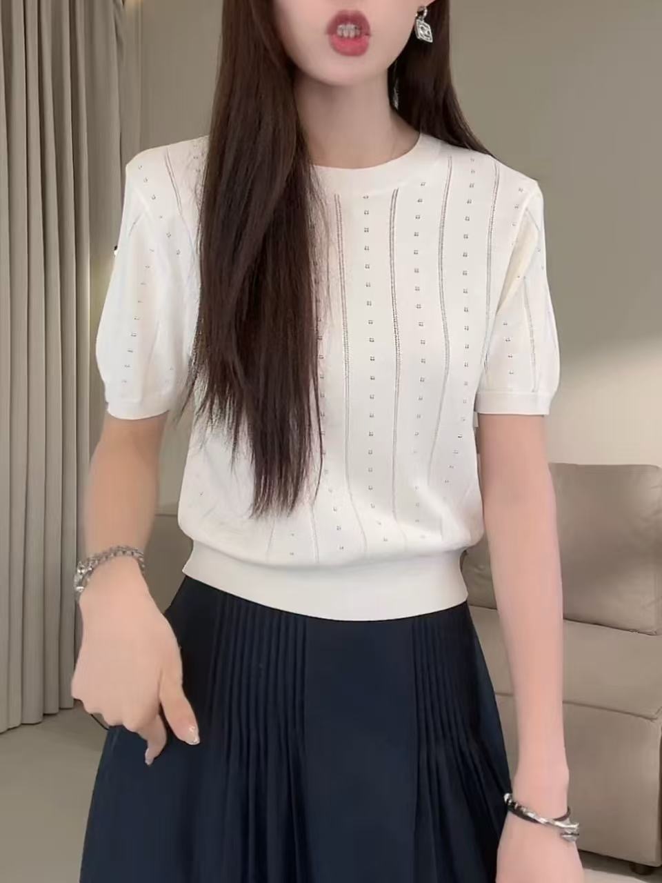 재고 있음 라운드 넥 홀로우 아웃 반팔 니트 스웨터 티셔츠 여성 여름 몸매 가꾸기 슬림해 보이는 다용도 품격 맨위