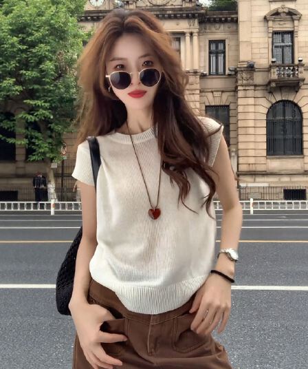 재고 있음 한 부서 느긋한 바람 라운드 넥 작은 날다 소매 짠 셔츠 2026 여름 화이트 루즈핏 슬림해 보이는 그레이트 봐. 의류