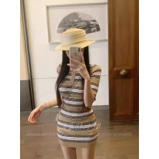 批发老钱风摩卡棕条纹<b class='q'>翻领</b>针织包臀裙女收腰显瘦polo领<b class='q'>连衣裙</b>