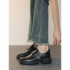 批发2025年厚底乐福鞋魔术贴一脚蹬小皮鞋通勤百搭真皮粗跟单鞋子女