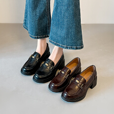 批发2026<b class='q'>英伦</b>风粗跟乐福鞋百搭深口羊皮单鞋金属扣高跟鞋一脚蹬女鞋