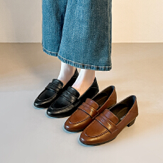 批发2026年显瘦复古风乐福鞋百搭单鞋女一脚蹬简约风粗跟圆头小皮鞋