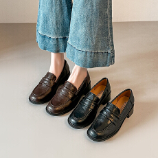 英伦风黑色小皮鞋女春季2026新款粗中跟乐福鞋通勤单鞋