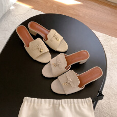 2026年3月新款增高6.5cm~ 松弛老钱风流苏锁扣一字带粗跟凉拖