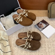 批发真皮勃肯鞋拖鞋女2026秋<b class='q'>冬</b>款一脚蹬刺绣重工软底女鞋