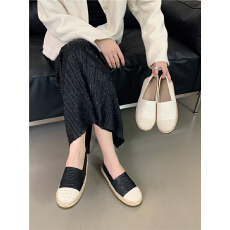 2026店主特别推荐 轻奢刺绣山茶花百搭休闲渔夫鞋小香风单鞋