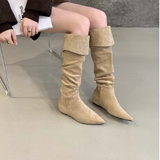 批发长筒靴女2025新款美拉德尖头绒面高筒卡其色内增高堆堆靴平底长靴