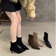 批发欧美甜辣<b class='q'>简约</b>通勤短靴女2025秋冬新款绒面尖头后拉链细跟时装靴