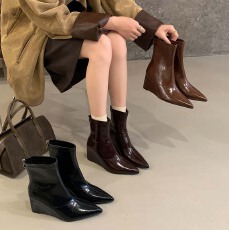 批发坡跟高跟短靴2025新款秋冬尖头弹力瘦瘦靴子黑色复古百搭马丁靴女