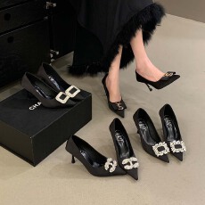 批发法式尖头水钻高跟鞋女气质高级不累脚2026新款冬细跟黑色职业单鞋