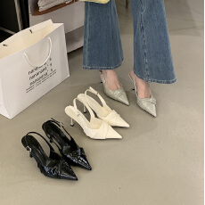 批发温柔设计感！奶白色尖头皱褶高跟鞋女2026春季后空单鞋