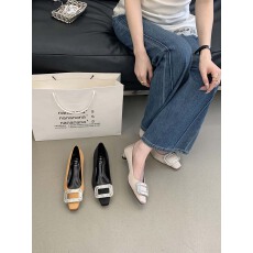 批发时尚水钻方扣粗跟单鞋女2026春新款网红<b class='q'>百搭</b>方头中跟浅口懒人瓢鞋