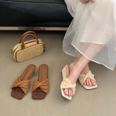 批发编织坡跟一字拖鞋女夏季外穿2026新款增高凉拖鞋波西米亚风凉鞋子