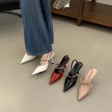 2026绝美裸色漆皮尖头高跟鞋女夏气质金属一字带性感细跟包头凉鞋