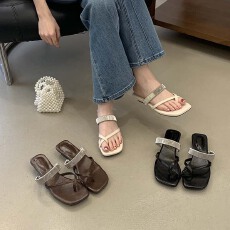 批发外穿人字拖女2026夏季新款休闲百搭半拖<b class='q'>时尚</b>海边沙滩夹趾拖鞋<b class='q'>女鞋</b>