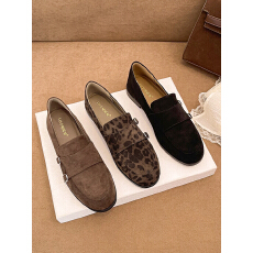 批发复古学院风百搭平底小皮鞋女2025秋季新款<b class='q'>英伦</b>风乐福鞋单鞋大码鞋