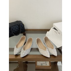 批发2026新款春季鞋子尖头气质瓢鞋晚风水钻婚鞋浅口平底鞋一脚蹬单鞋