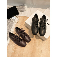 批发2026春季新款英伦复古布洛克雕花德比鞋流苏系带平底镂空单鞋女