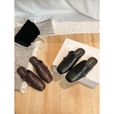 批发2026年春秋新款复古英伦镂空雕花平底包头拖鞋女潮流时尚穆勒拖女