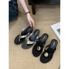 批发2026夏季坡跟夹趾拖鞋女人字拖高跟坡跟小香风气质凉拖现货35-40