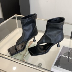 批发2026春夏季凉靴夹趾休闲风细跟高跟女靴现货长期做货35-40