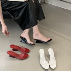 批发网红透明凉拖时尚坡跟拖鞋女2026新款外穿度假装海边半拖鞋高跟鞋