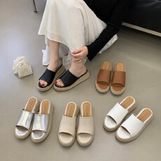 批发韩式一字拖女2026年夏季新款坡跟露趾拖鞋外穿防滑橡胶底