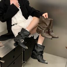 设计师新品~复古褶皱扣带骑士靴女2026新款粗跟百搭堆堆裤筒靴