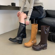 批发<b class='q'>韩版</b>皮带扣长筒靴女冬季圆头粗中跟真皮骑士靴复古百搭机车靴长靴