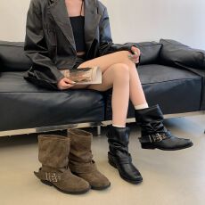 批发复古风皮带扣堆堆靴女黑色褶皱骑士靴机车靴简约气质百搭粗跟短靴