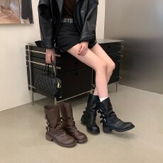 批发2026<b class='q'>夏</b>季韩版复古皮带扣机车靴女冬季中筒骑士靴百搭粗跟马丁靴女