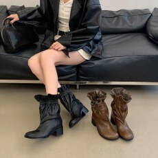 批发2026新款<b class='q'>韩版</b>圆头堆堆靴女褶皱粗跟短靴显瘦宽筒马丁靴