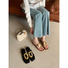 批发2026年新款时尚低跟夹趾拖鞋金属一字型女鞋