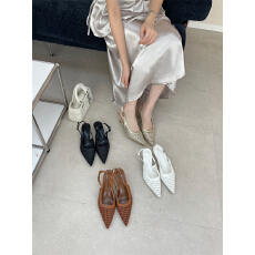 2026年新款包头镂空编织扣带凉鞋