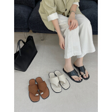 批发2026年新款平底夹趾拖鞋一脚蹬女鞋