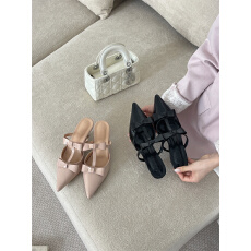 批发软皮包头鞋女春<b class='q'>夏</b>季尖头性感蝴蝶结交叉扣带细跟低跟凉鞋设计感好