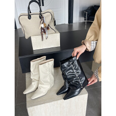 批发美爆了！炸街高跟裤管短靴女白色珍珠尖头坡跟大筒围显瘦中筒靴子