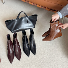 批发尖头坡跟时装靴2025冬季<b class='q'>欧美</b>风新款坡跟短靴气质简约瘦瘦靴